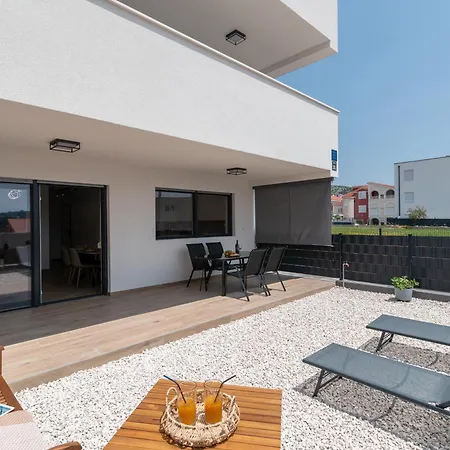 Appartement Terra - Comfort With Garden, Terrace & Parking, Just Minutes To Town & *
