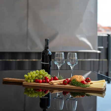 Appartement Terra - Comfort With Garden, Terrace & Parking, Just Minutes To Town & *