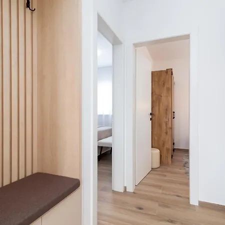 Appartement Terra - Comfort With Garden, Terrace & Parking, Just Minutes To Town & Trogir