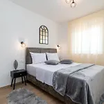 Terra - Comfort With Garden, Terrace & Free Parking Appartement Trogir