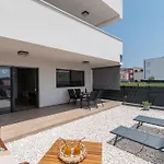 Appartement Terra - Comfort With Garden, Terrace & Free Parking *