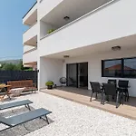 Appartement Terra - Comfort With Garden, Terrace & Free Parking *
