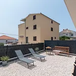 Terra - Comfort With Garden, Terrace & Free Parking Appartement