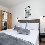 Appartement Terra - Comfort With Garden, Terrace & Free Parking