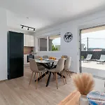 Appartement Terra - Comfort With Garden, Terrace & Free Parking Trogir