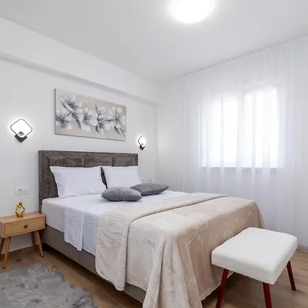 Daire Terra - Comfort With Garden, Terrace & Free Parking *