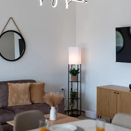 Terra - Comfort With Garden, Terrace & Free Parking Daire Trogir