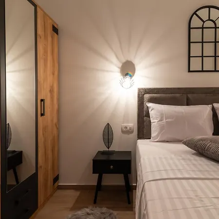 Terra - Comfort With Garden, Terrace & Parking, Just Minutes To Town & * Trogir