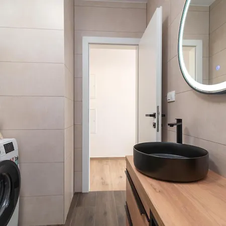 Apartment Terra - Comfort With Garden, Terrace & Parking, Just Minutes To Town & *