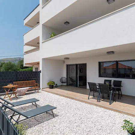 Terra - Comfort With Garden, Terrace & Parking, Just Minutes To Town & Trogir