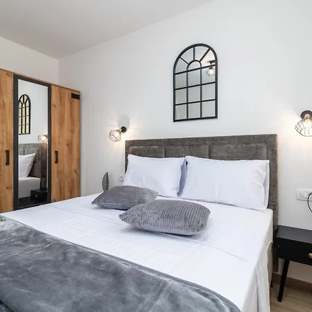 Daire Terra - Comfort With Garden, Terrace & Free Parking