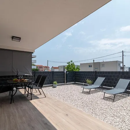 Terra - Comfort With Garden, Terrace & Parking, Just Minutes To Town & Apartment *