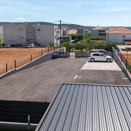 Daire Terra - Comfort With Garden, Terrace & Free Parking *