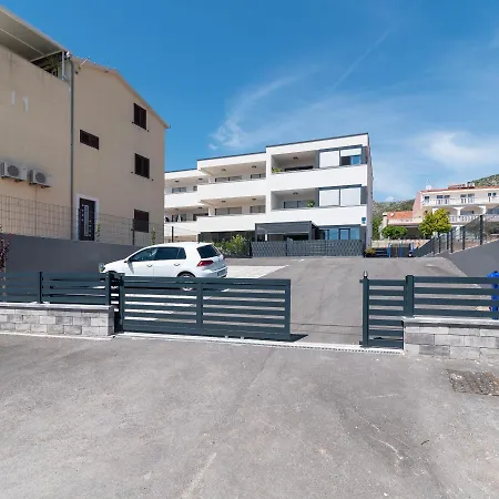Terra - Comfort With Garden, Terrace & Free Parking Daire *