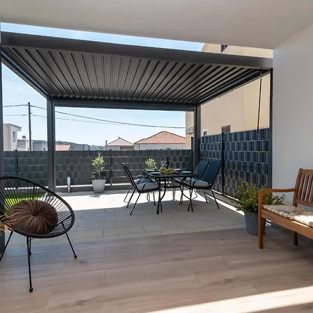 Terra - Comfort With Garden, Terrace & Free Parking Trogir