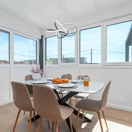 Terra - Comfort With Garden, Terrace & Free Parking