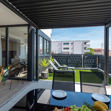 Terra - Comfort With Garden, Terrace & Free Parking Trogir